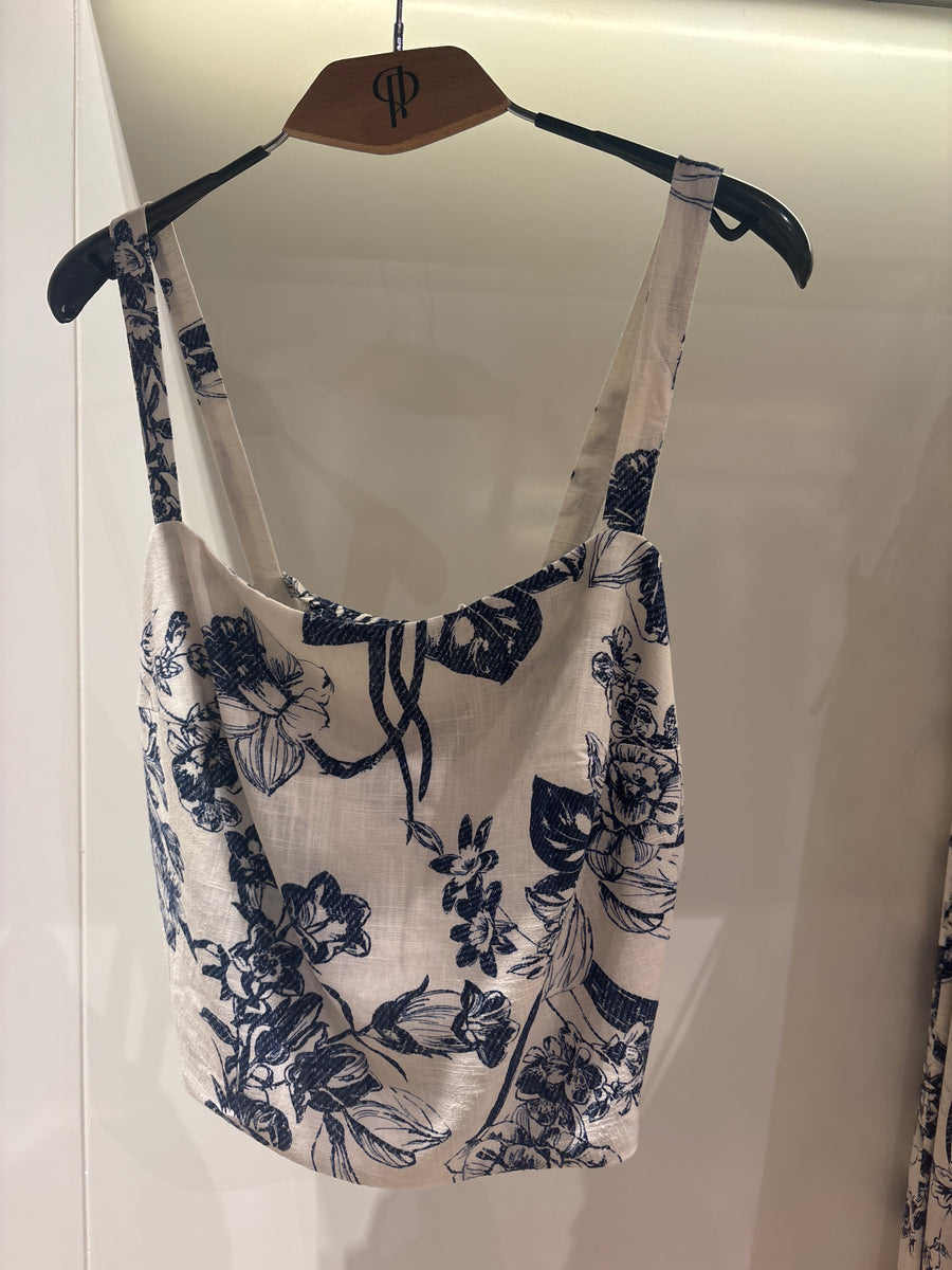 printed top/tailored