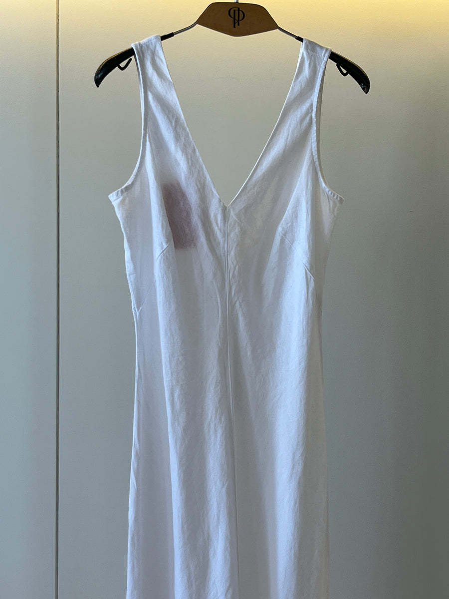 linen dress/essentials
